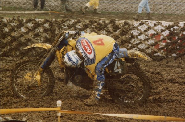 Itävalta Schwanenstadt GP-250 1986 Michele Rinaldilla ongelmia harjoituksissa